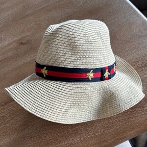 Vince Camuto Beige Beach Sun Hat,Navy & Red ribbon trim with gold bees